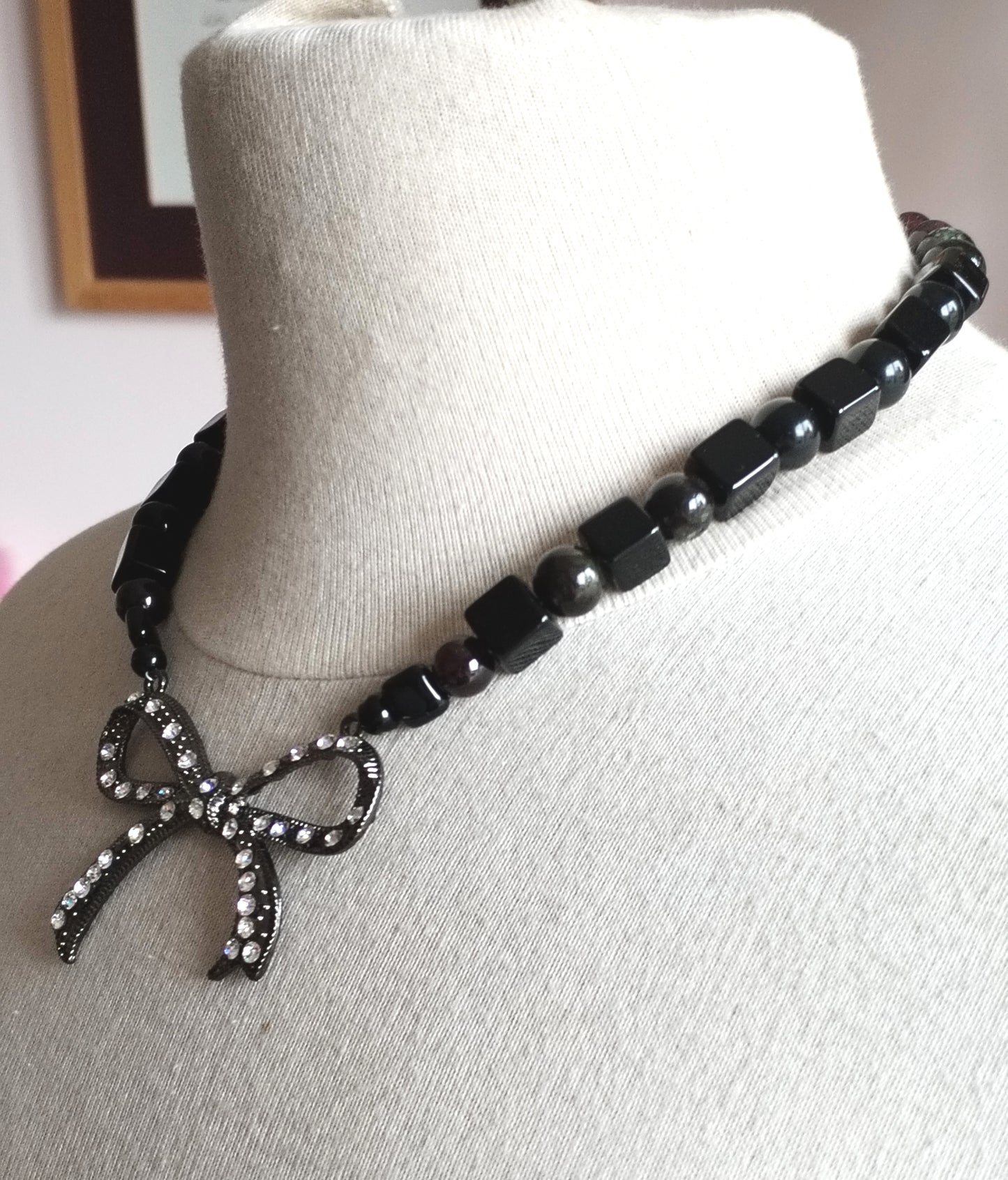 Reworked chunky bow necklace