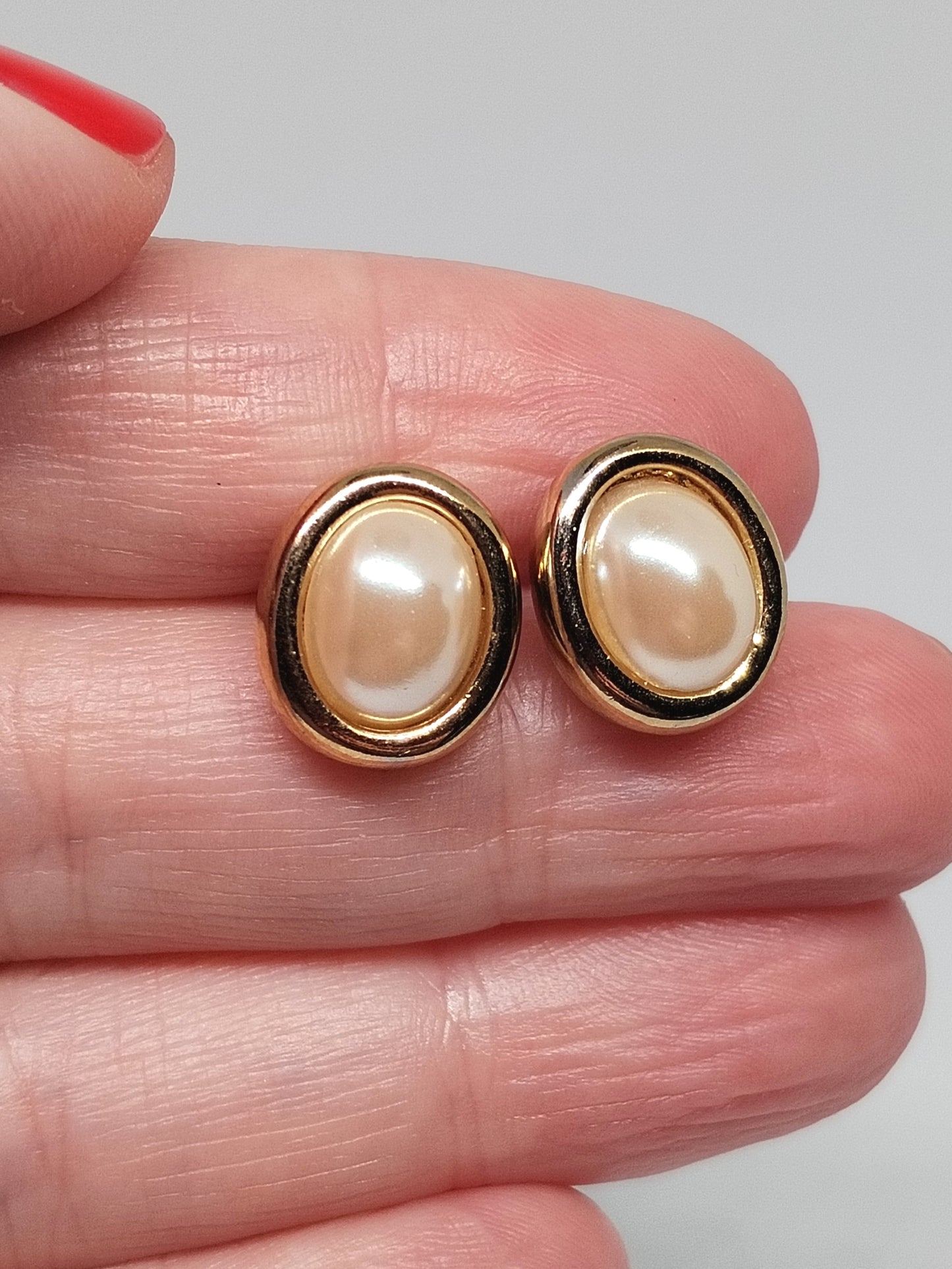 Vintage gold & pearl studs