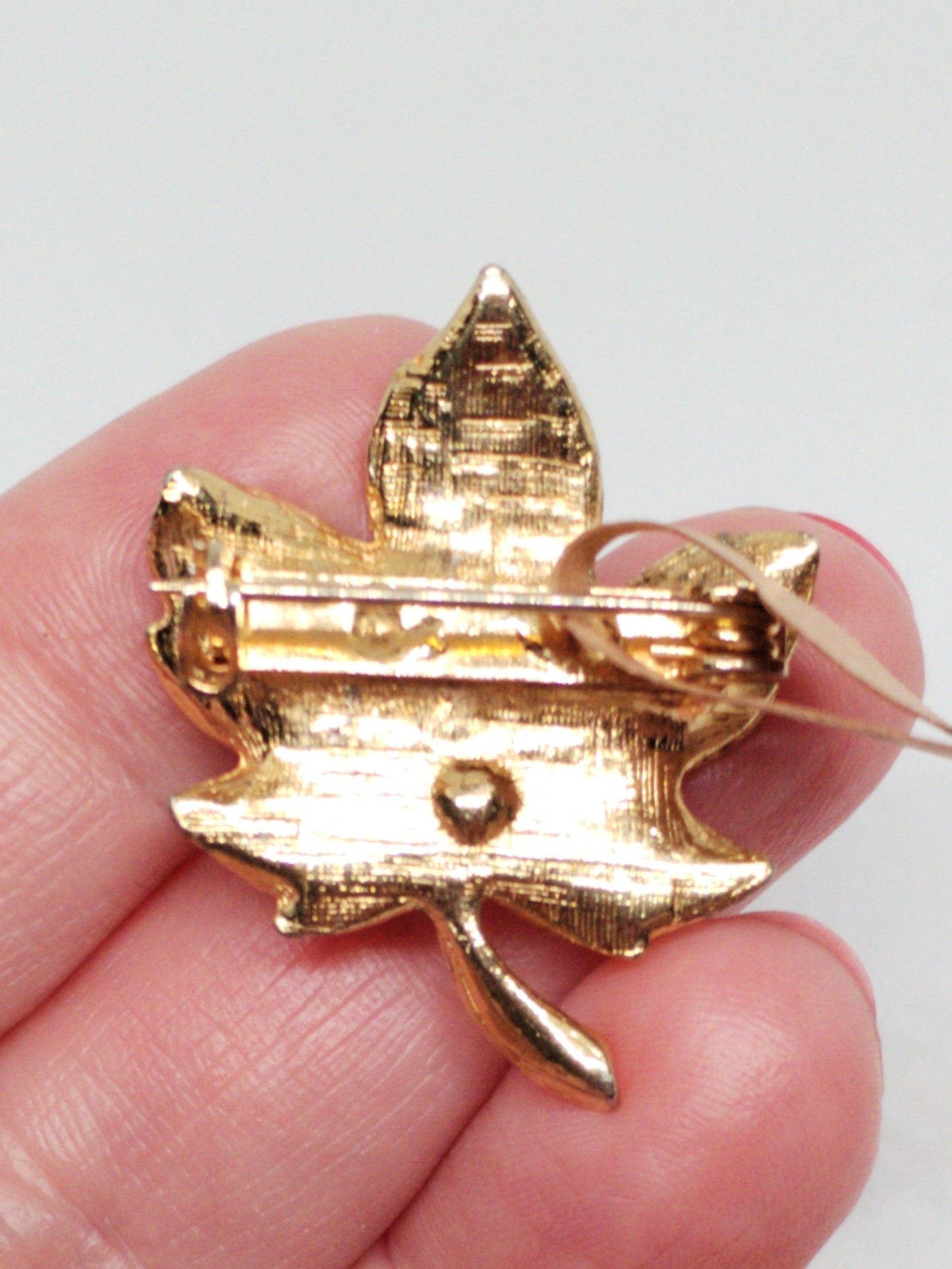 Vintage leaf brooch