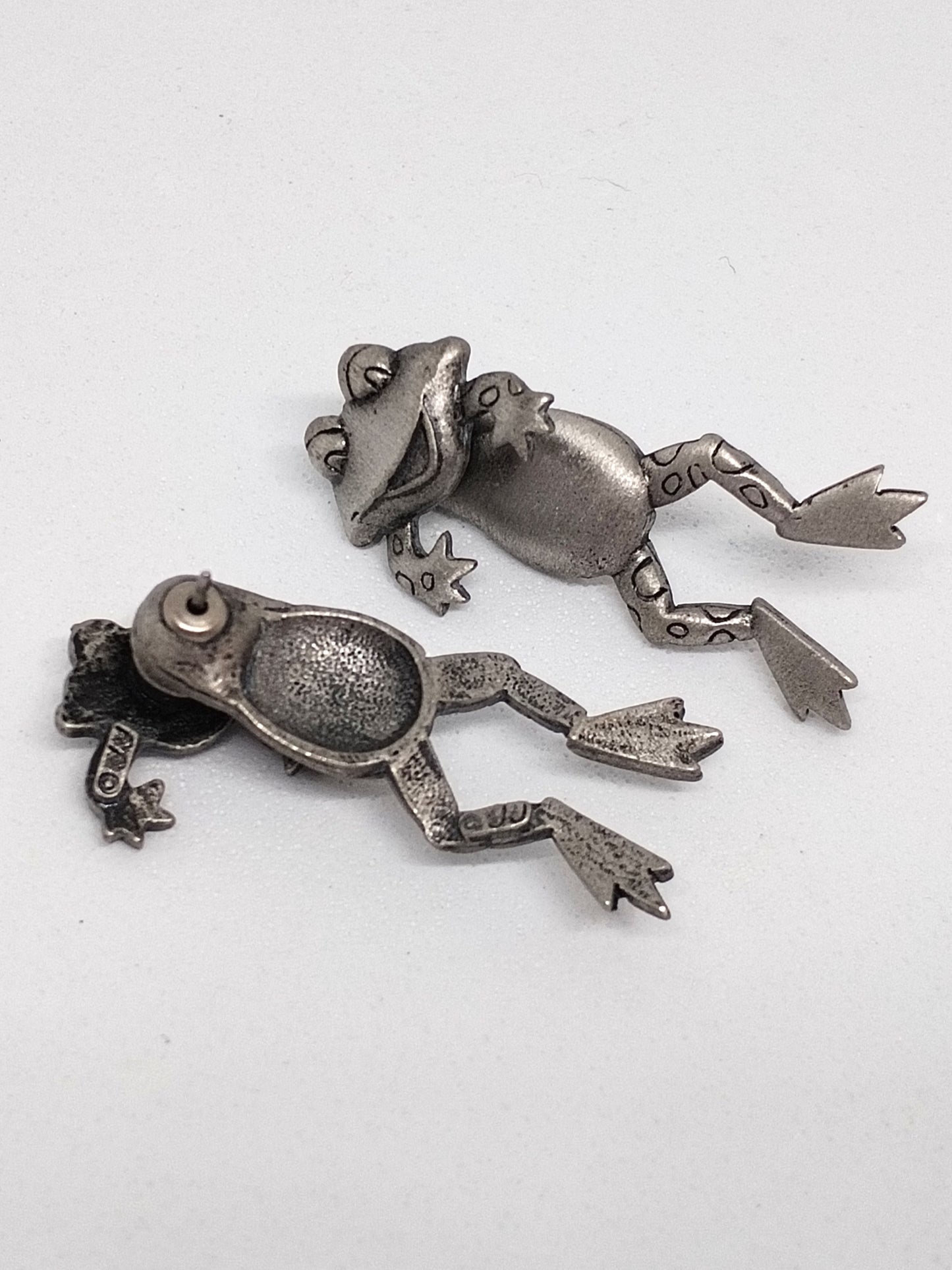 Vintage frog earrings