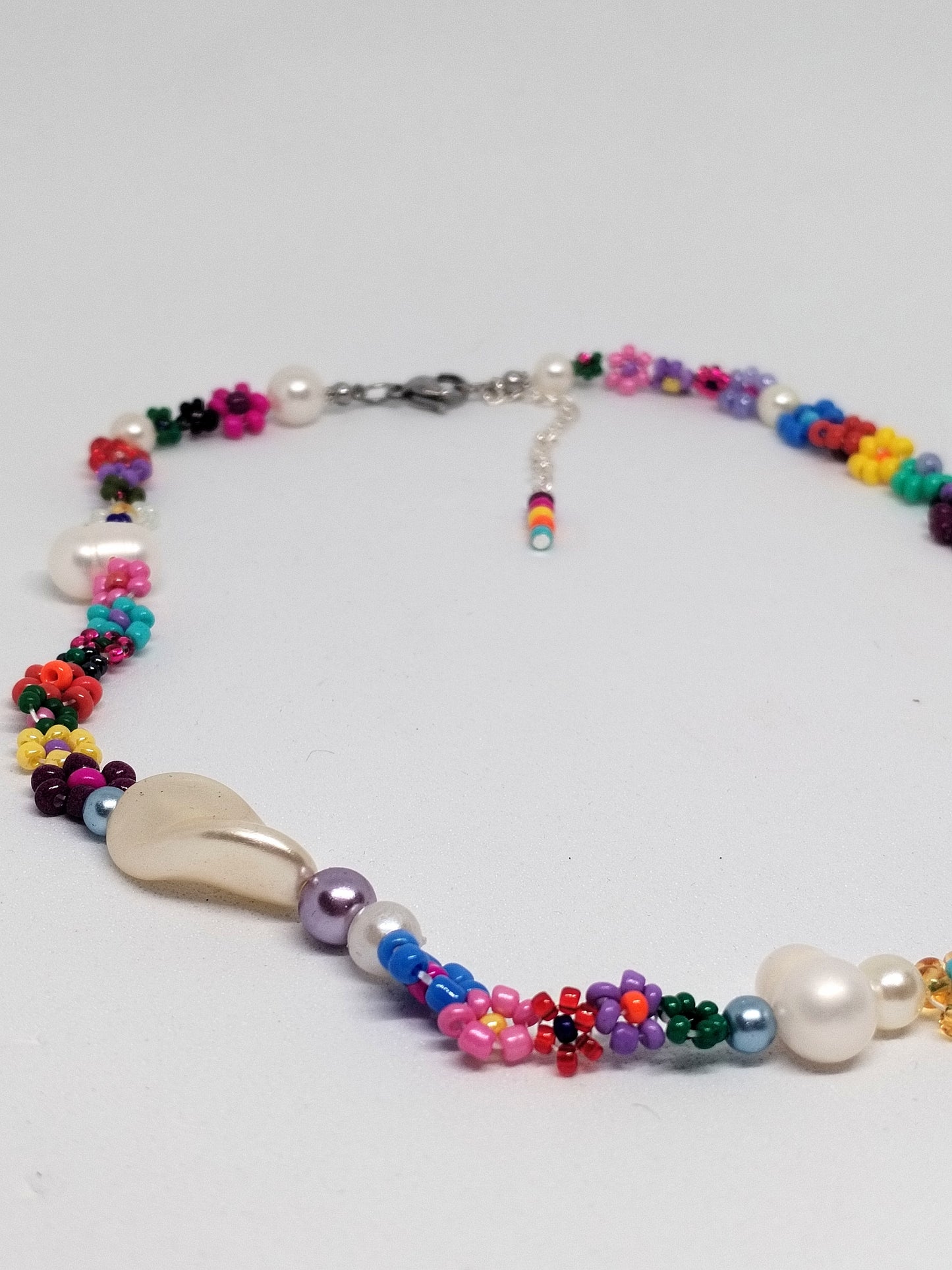 Floral & pearl beaded necklace