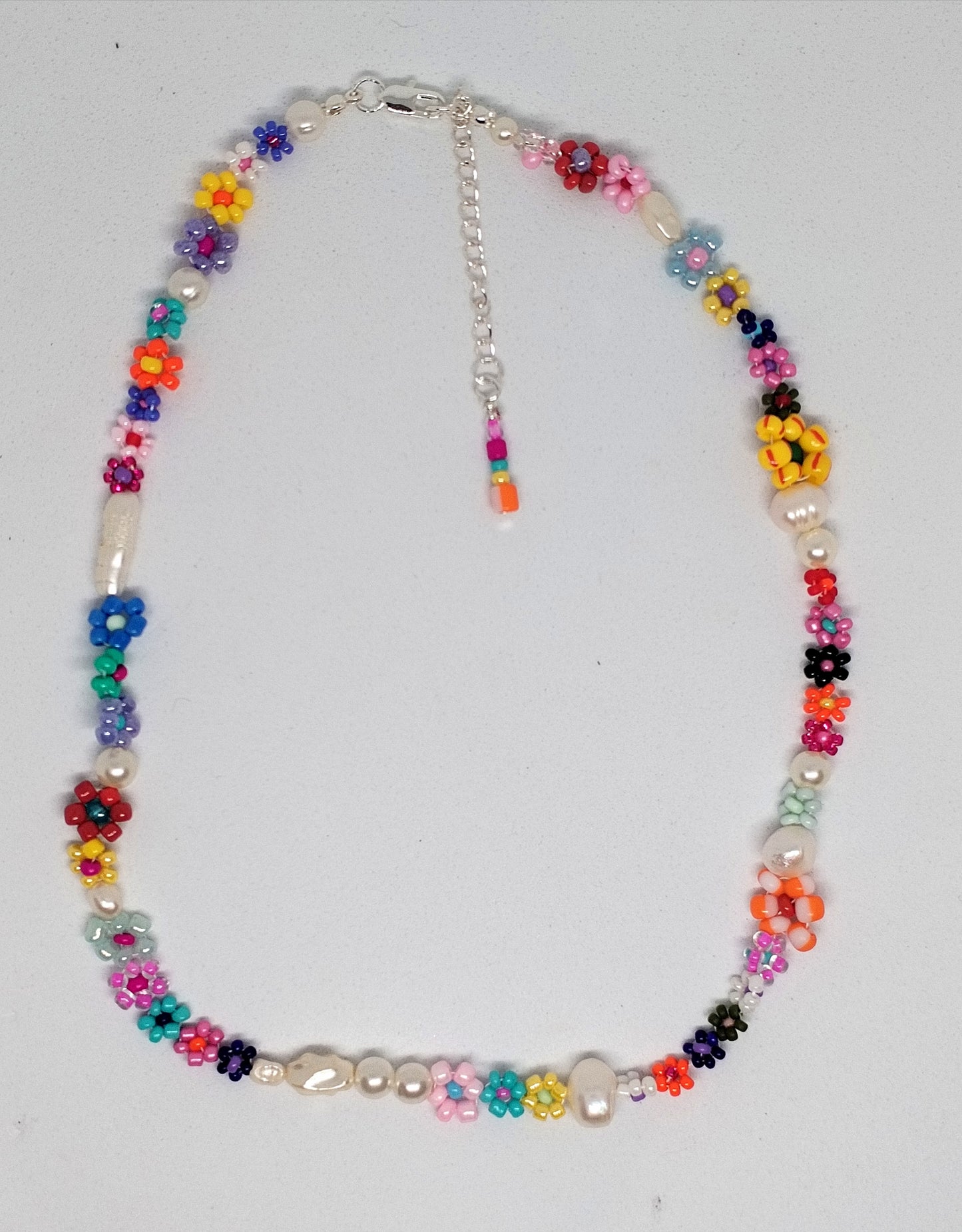 Floral & pearl beaded necklace