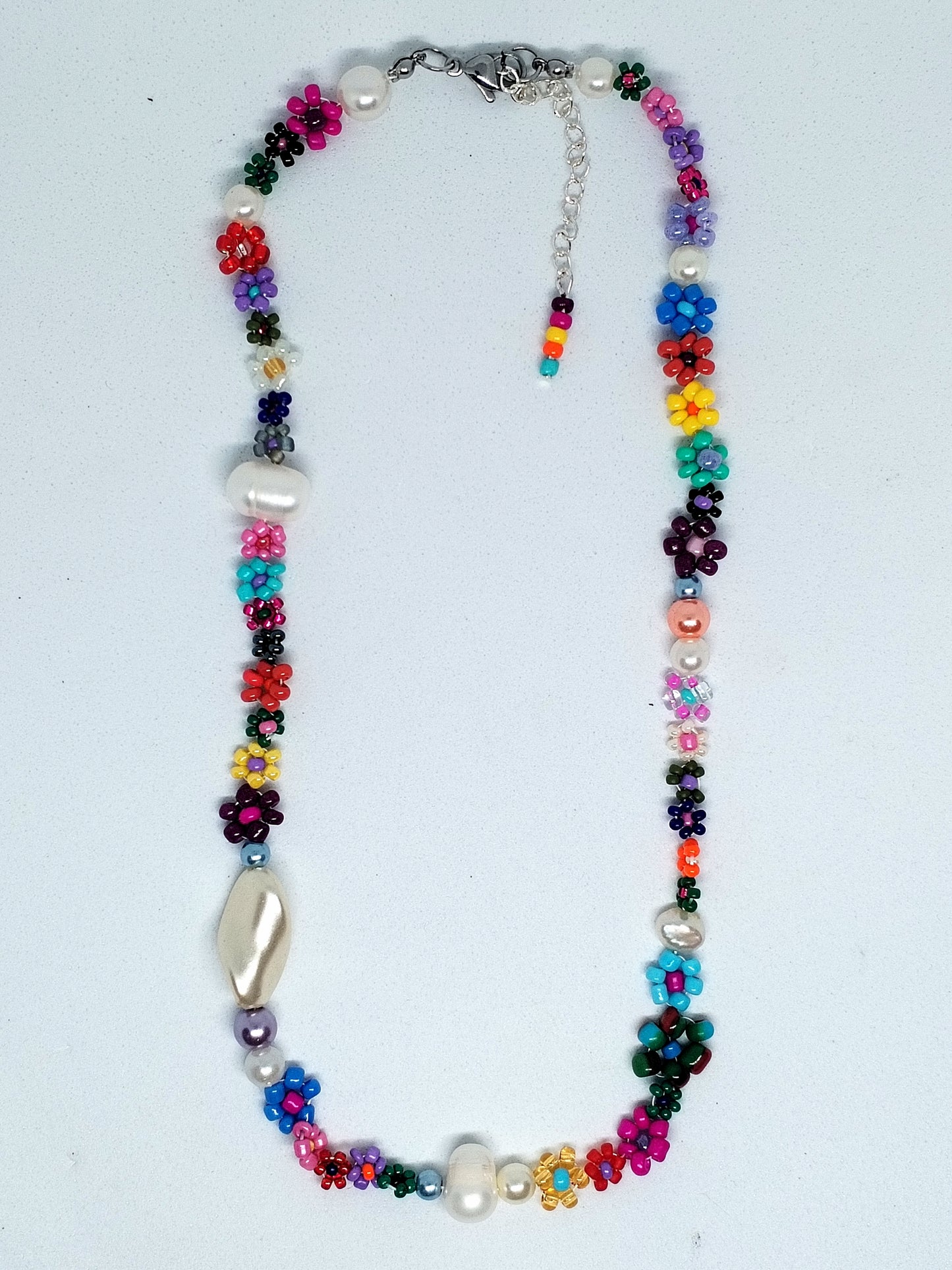 Floral & pearl beaded necklace