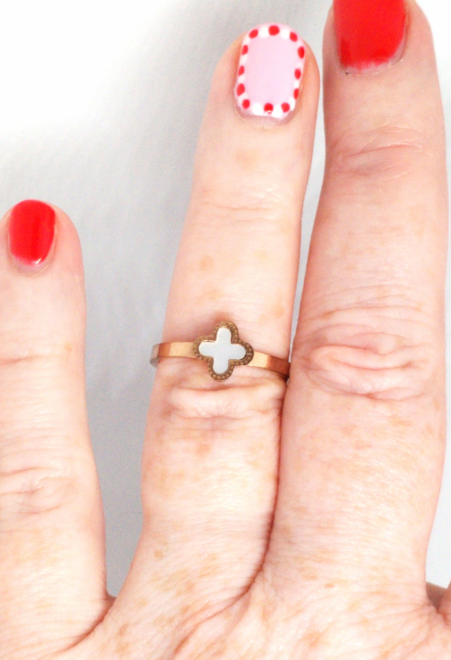 Rose gold clover ring