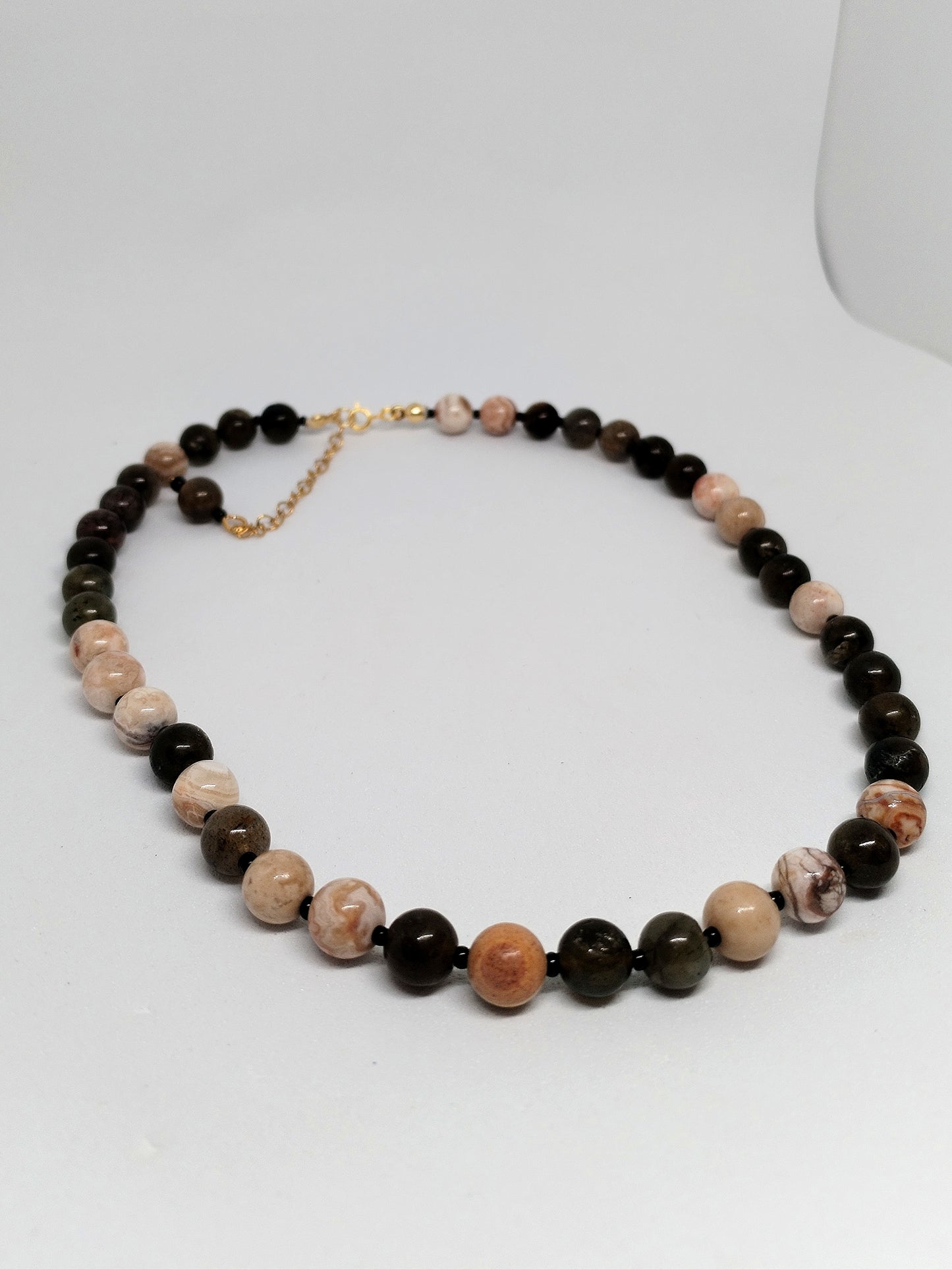 Neutral dreamy beaded necklace