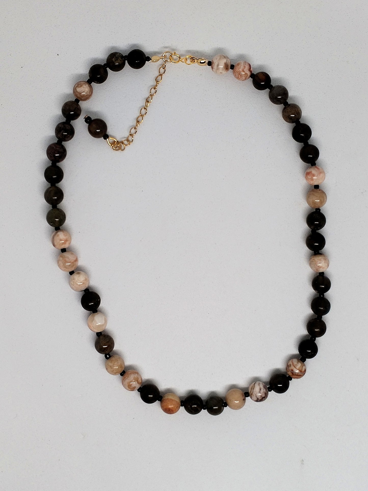 Neutral dreamy beaded necklace