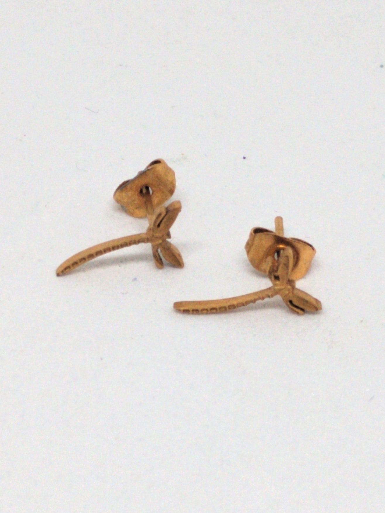 Dragonfly studs